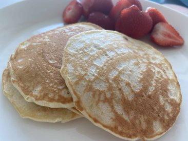 20-minute easy fluffy pancakes