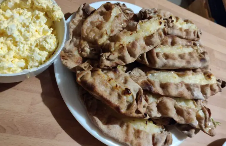 Karelian pasty (Karjalanpiirakka)