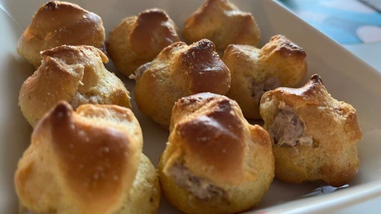 Savory profiteroles with tuna and cream cheese